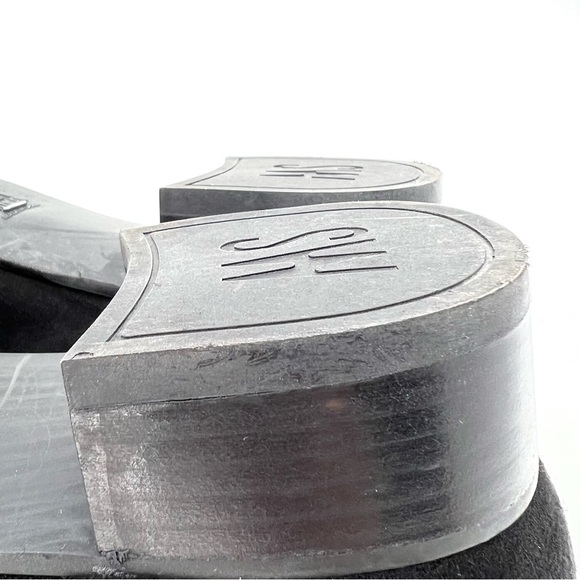 Stuart Weitzman “Studsalot” Black Suede Loafers Size 9.5 Flats Crystal Studs EUC - Picture 10 of 13